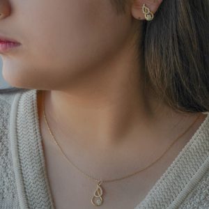پلاک طلا نگین دار طرح قطره کد P033